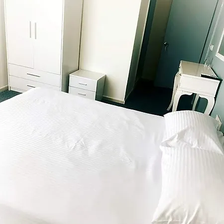 Hotel Pasifik 2*