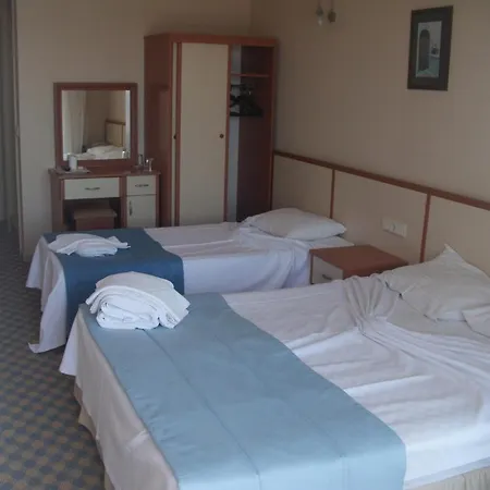 Pasifik Hotel 2*
